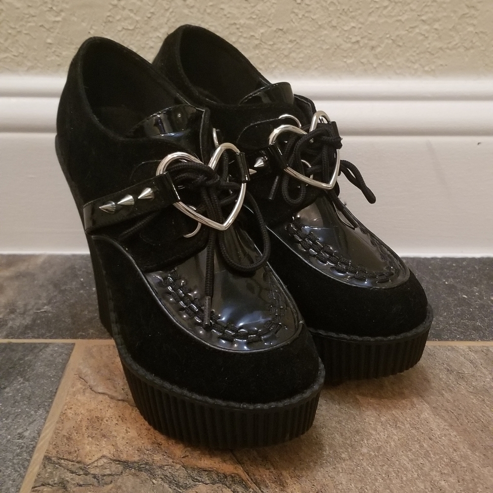 Demonia Heart Creeper Wedges
